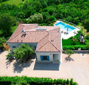 Villa Premia with heated pool